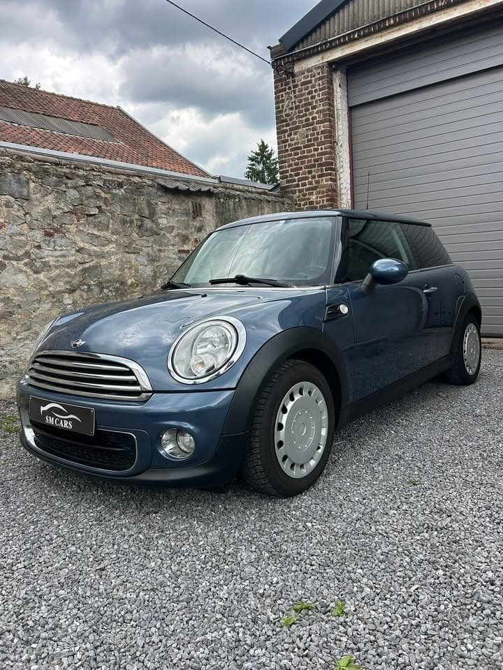 Mini Cooper 1.6 D — photo 1 sur 8