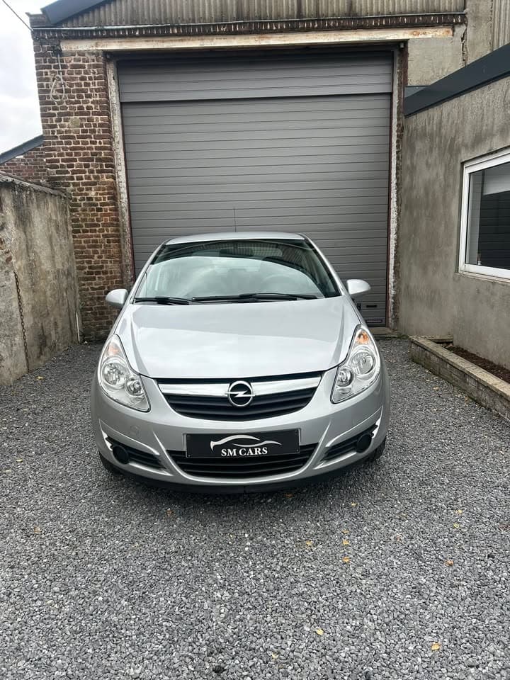 Opel Corsa 1.2 — photo 1 sur 8