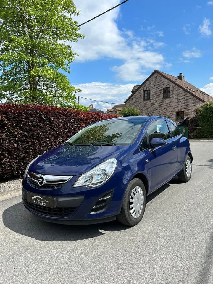Opel Corsa 1.2 — photo 1 sur 8