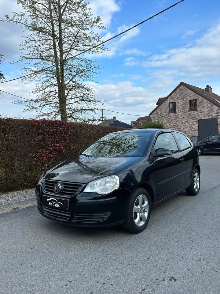 Volkswagen Polo 1.2 — photo 1 sur 8